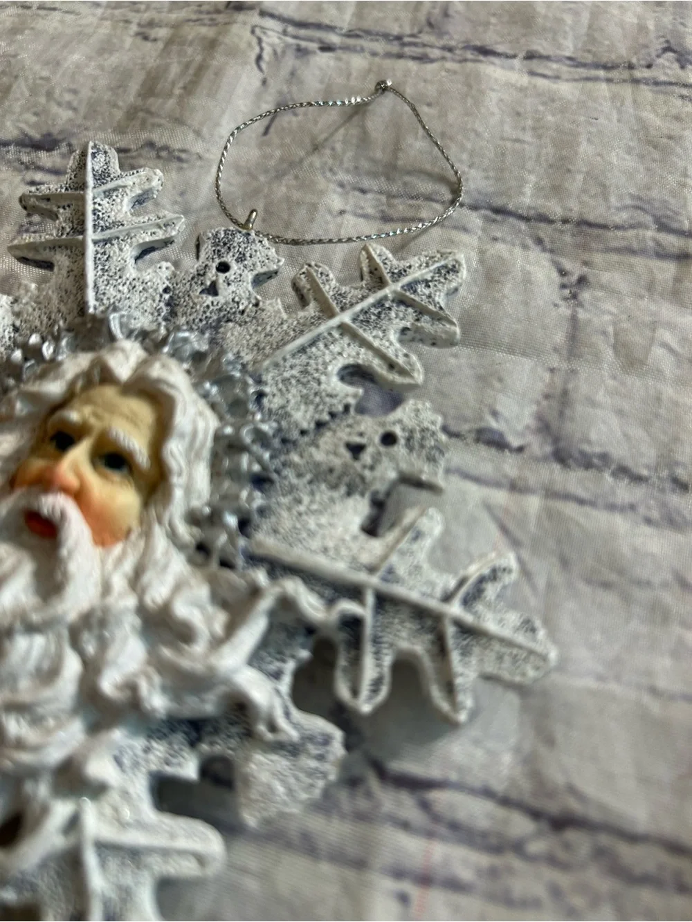 OLD FASHIONED DETAILED SCULPTED WHITE SANTA CLAUS FACE GLITTERED ORNAMENT (1)